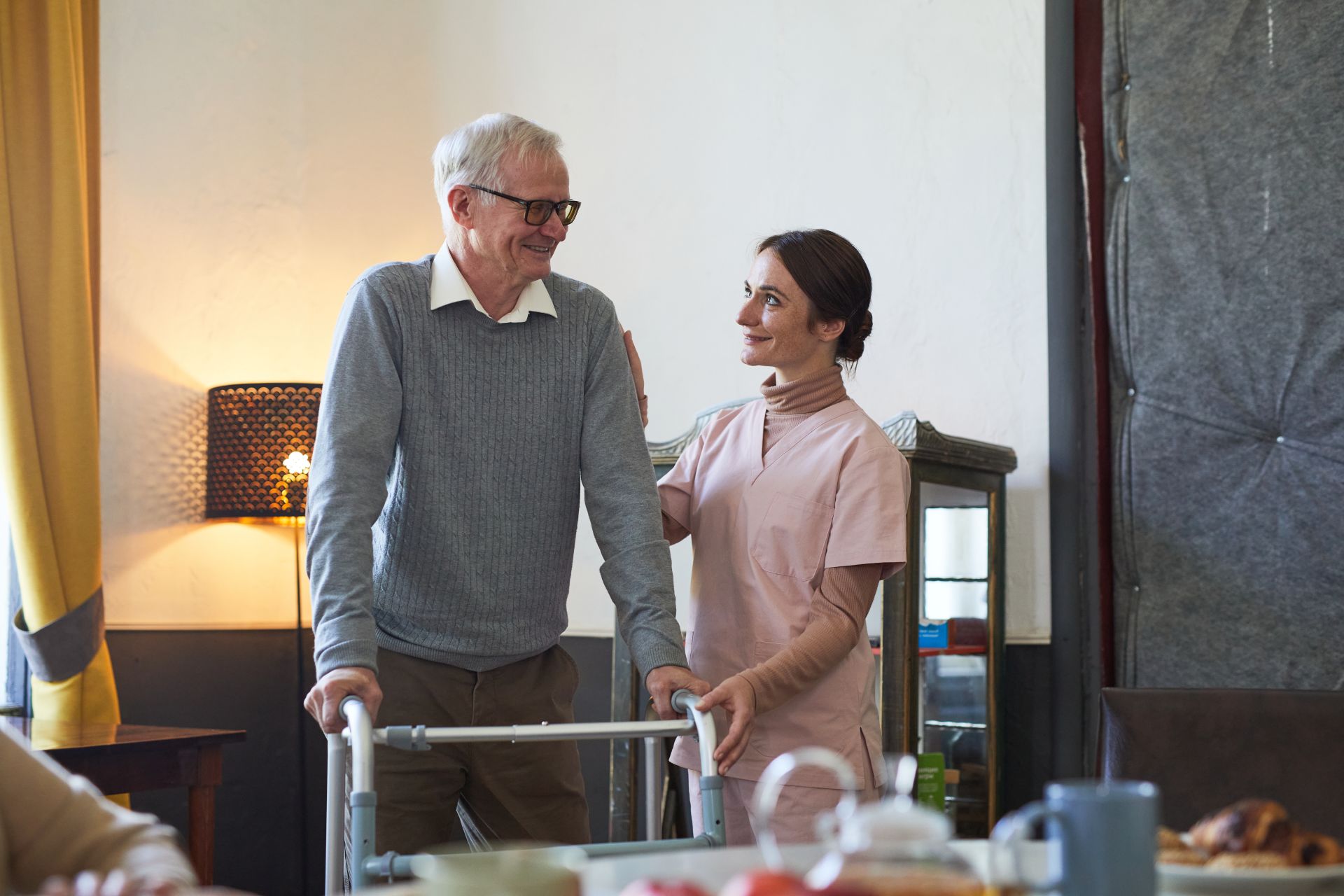 Home - Residència Geriàtrica Vallès caring nurse at retirement home M7VS62Y